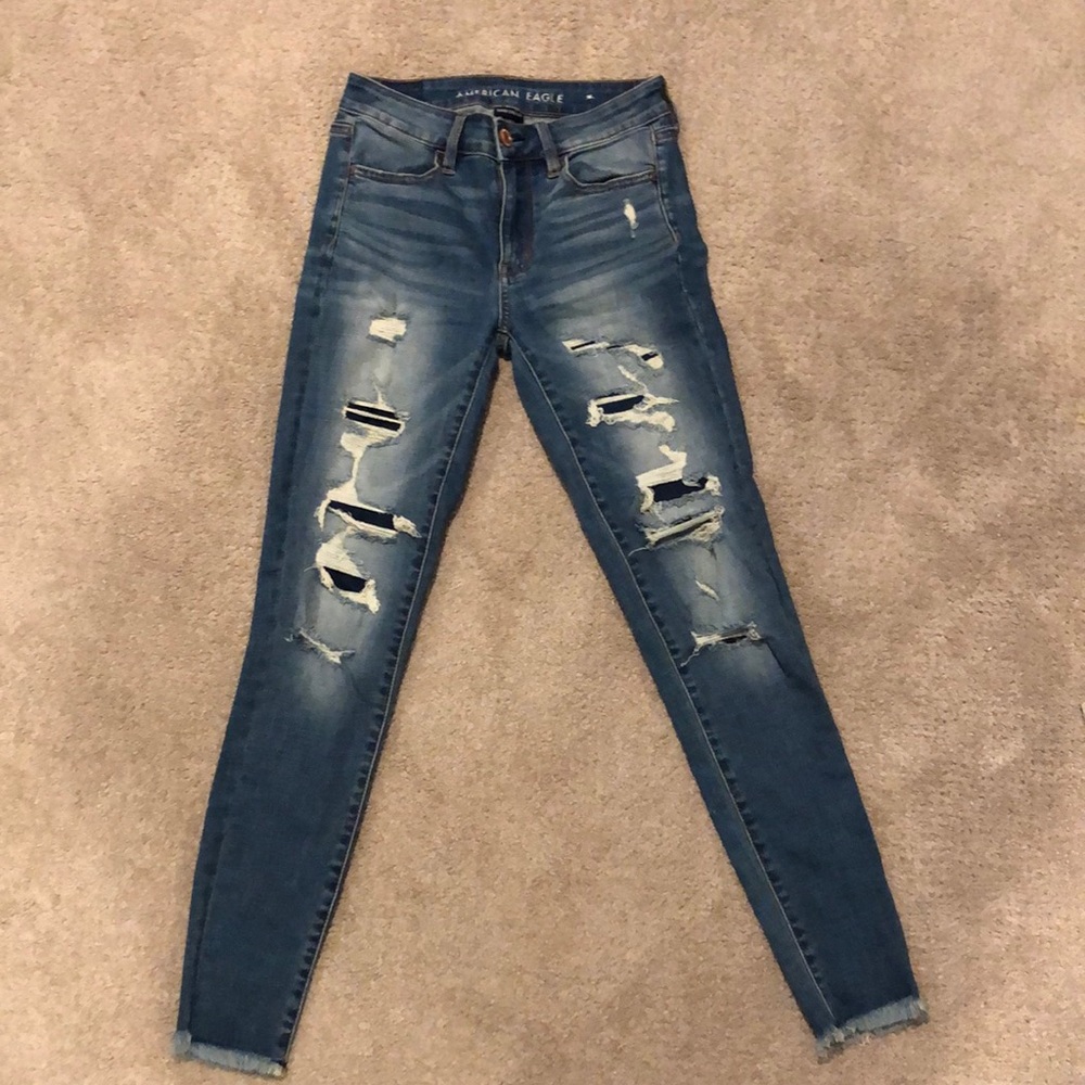 AMERICAN EAGLE Ripped Skinny Jeans